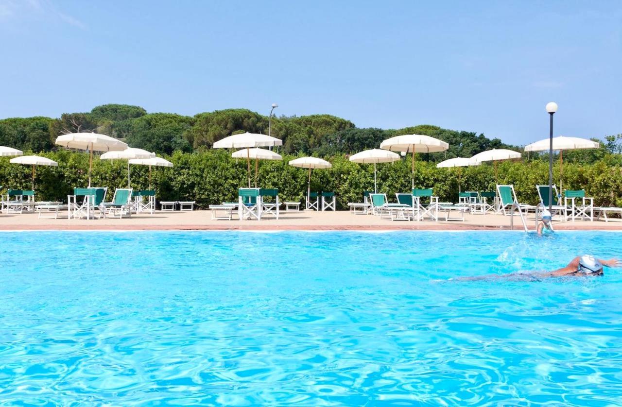 Isa-Apartments 4 Beds In Residence With Swimming-Pool In San Vincenzo, Just 600 Meters From The Sea Kültér fotó